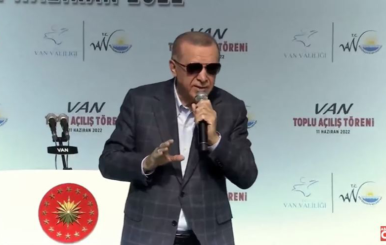 Erdoğan 40 yıl önce açılan üniversite için ‘Van’a üniversiteyi kim getirdi, biz!’ dedi