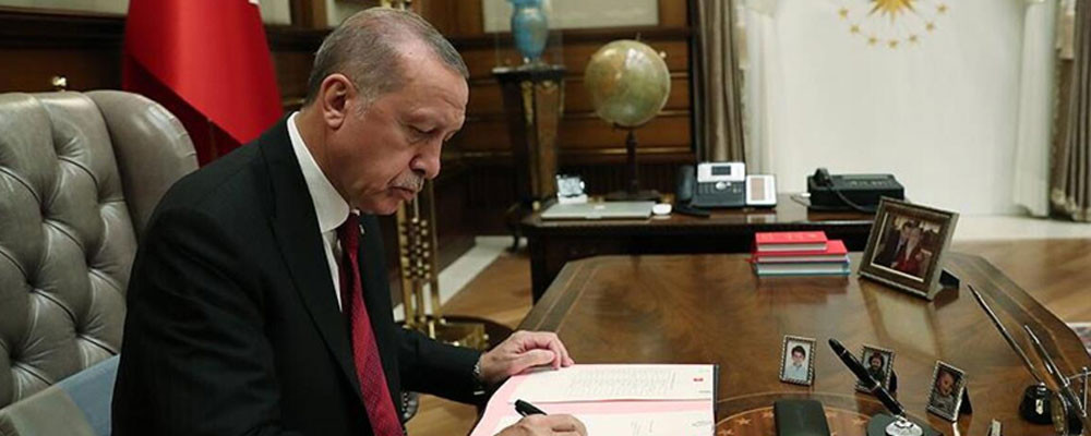 Erdoğan'dan, istifalarla gündeme gelen YÖK'e 2 üye ataması