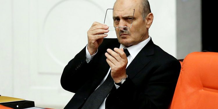 Erdoğan Bayraktar 7 bin TL maaşla çiftliğine eleman arıyor