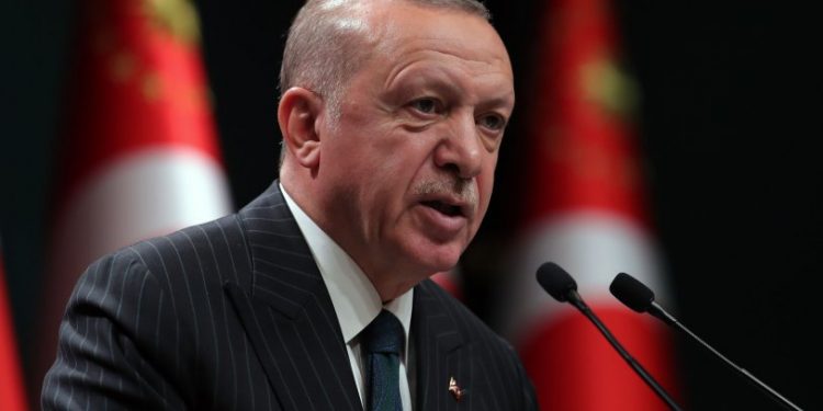 Erdoğan, 'Bunlar çürük, sürtük' demişti: Art arda suç duyuruları