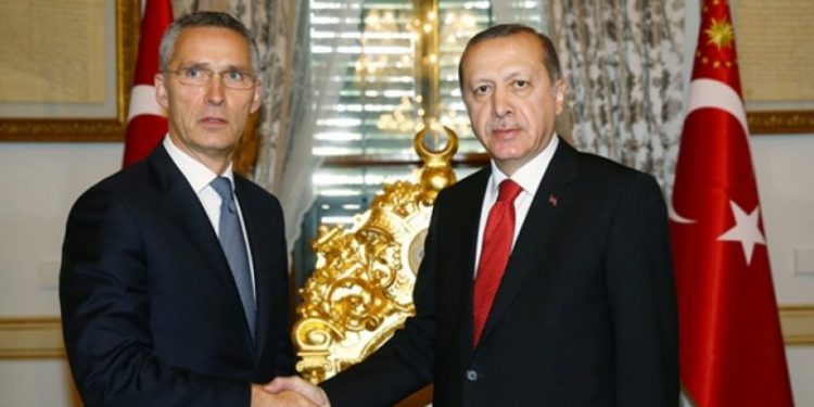 Erdoğan, Stoltenberg ile görüştü: İsveç ve Finlandiya için yazılı taahhüt şartı