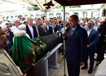 Erdoğan, Ustaosmanoğlu’nun cenazesinde: ‘Önderimizi ebediyete uğurluyoruz’