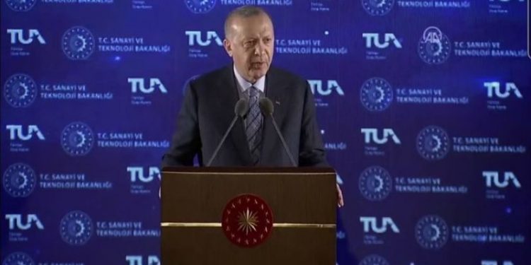 Erdoğan: Uzaydaki çıkarlarımızı savunmak namus borcumuzdur