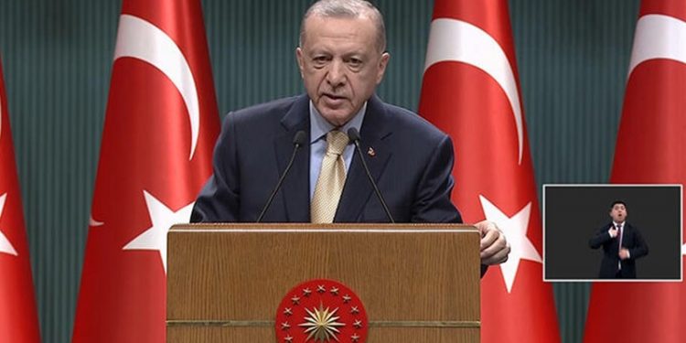 Erdoğan açıkladı: Asgari ücret çalışmaları hafta sonu bitecek, Kurban Bayramı 9 gün