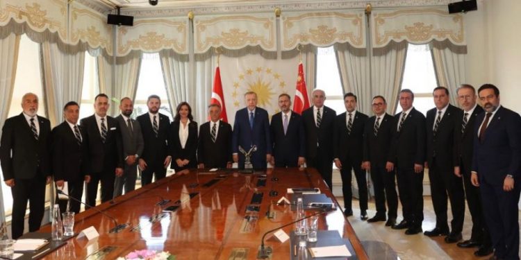 Erdoğan ile Beşiktaş yönetimi arasında görüşme
