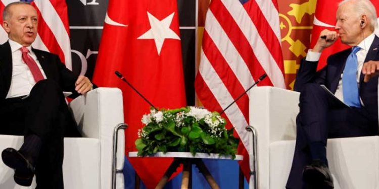 Erdoğan ve Biden, Madrid'de görüştü: Türk kaynaklara göre ABD lideri, "F-16 konusuna el atacağını" söyledi