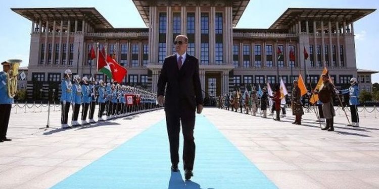 Erdoğan'ın seçim stratejisi: Muhalefet yıpratılacak; bel aşağı vurulacak