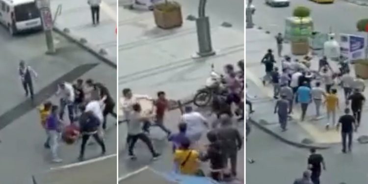 Erdoğan’a hakaret ettiği iddia edilen iki kişi çevredekiler tarafından dövüldü