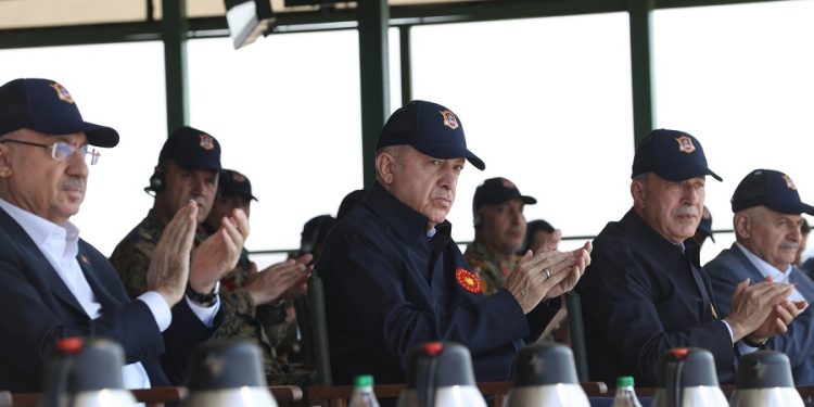 Erdoğan’dan Yunanistan’a: Adaları silahlandırmaktan vazgeçin; şaka yapmıyorum, ciddiyim