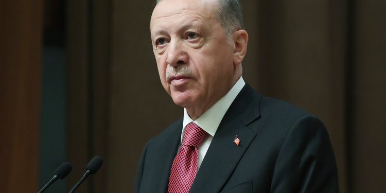 Erdoğan’ın üslubu: Siz ne cinssiniz ya; bunlar çürük, bunlar sürtük…