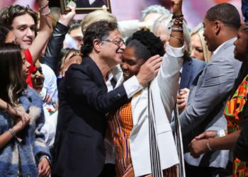 Eski gerilla savaşçısı Petro, Kolombiya Cumhurbaşkanı seçildi