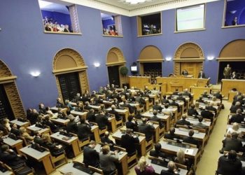 Estonya'da koalisyon hükümeti dağıldı