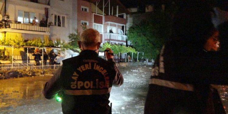 Evlerini su basan anne kurtarıldı, engelli kızı öldü