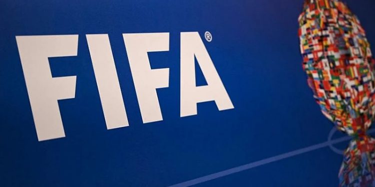 FINA’dan sonra FIFA da trans bireyleri futboldan men edebilir