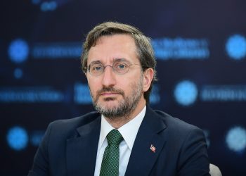 Fahrettin Altun: Basının bir kısmı darbelere zemin hazırlıyor