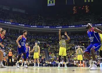 Fenerbahçe Beko final serisinde 1-0 öne geçti