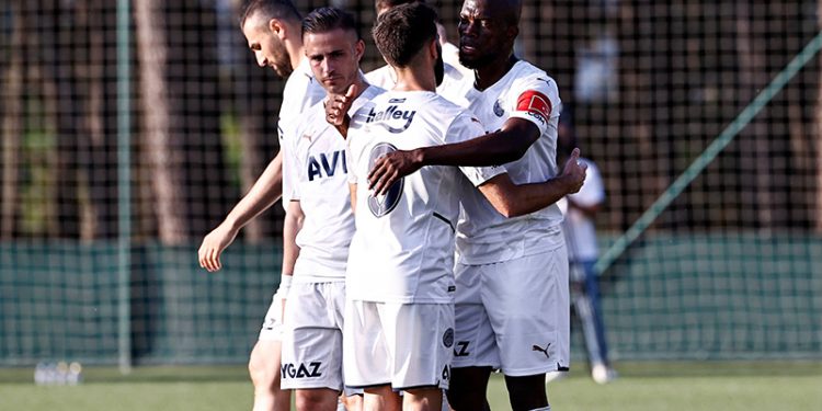 Fenerbahçe, hazırlık maçında AL Shamal'ı 4-2 yendi