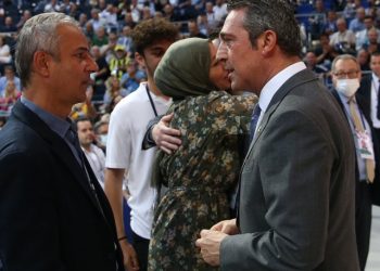 Fenerbahçe'den İsmail Kartal'a veda: Ayakta alkışlandı