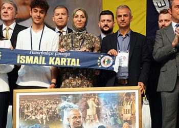 Fenerbahçe'den İsmail Kartal'a veda: "İyi ki Fenerbahçe’nin çocuğu İsmail Kartal gibi bir değerimiz var"