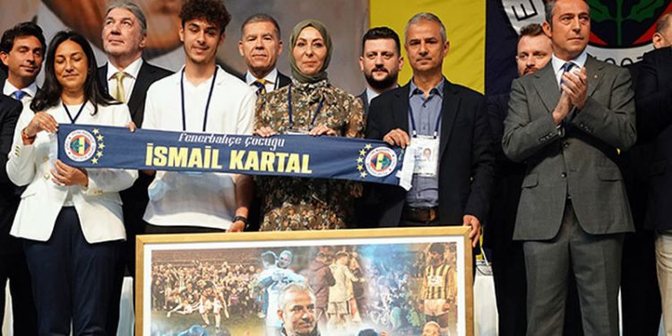 Fenerbahçe'den İsmail Kartal'a veda: "İyi ki Fenerbahçe’nin çocuğu İsmail Kartal gibi bir değerimiz var"