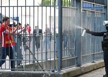 Fransa, Şampiyonlar Ligi finalinde orantısız güç için özür diledi