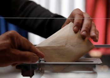 Fransa'da halk, genel seçimin ilk turu için sandık başında