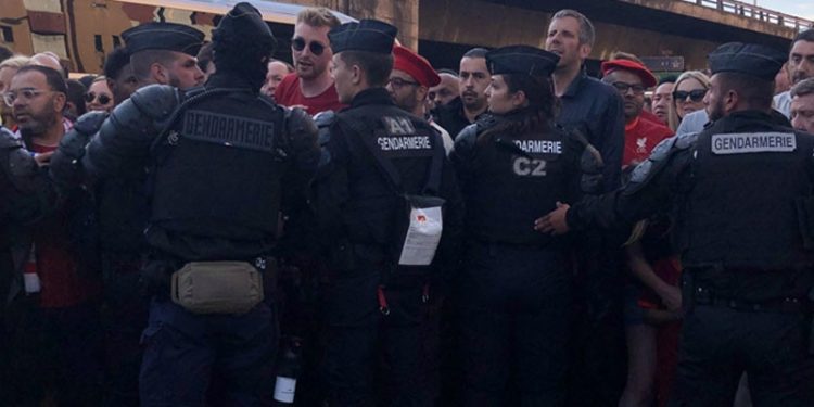 Fransa'dan Şampiyonlar Ligi finali öncesi kullanılan 'orantısız biber gazı' için özür