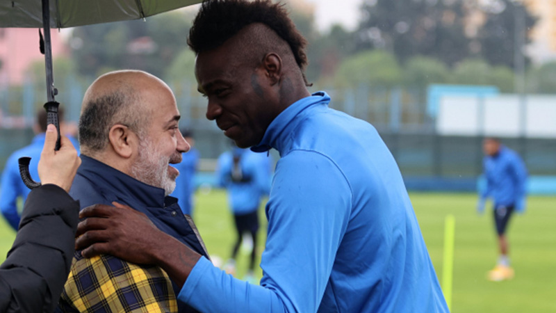 Galatasaray'ın teklif yaptığı iddia edilmişti; Murat Sancak'tan Balotelli açıklaması