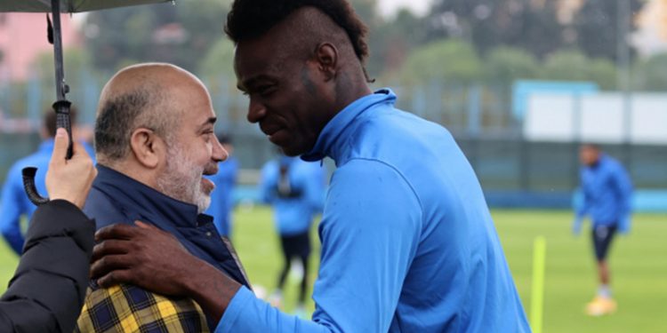 Galatasaray'ın teklif yaptığı iddia edilmişti; Murat Sancak'tan Balotelli açıklaması