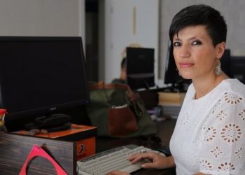 Gazeteci Dicle Müftüoğlu'nun gözaltı gerekçesi: Tutuklu meslektaşına para göndermek