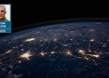 Geliyor, gelmekte olan...