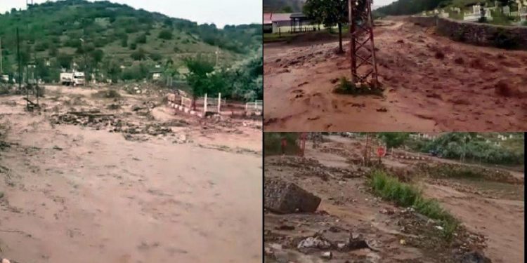 Gemerek'te etkili olan sağanak sele neden oldu: Eğitime 2 gün ara verildi