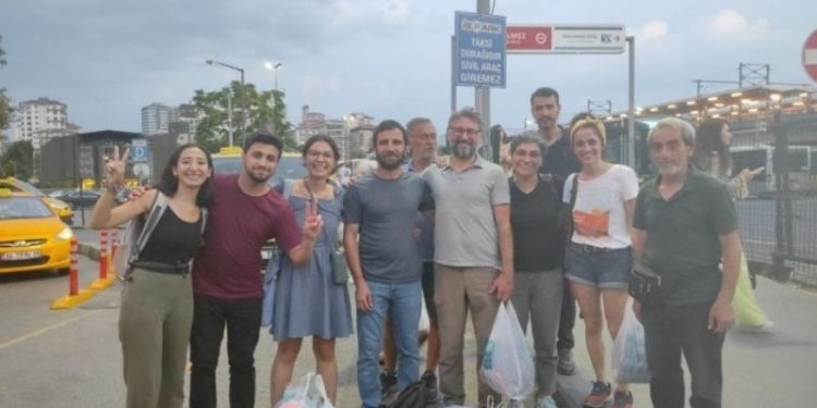 Gemlik Yürüyüşü'ne katıldığı için tutuklanan 2 kişi serbest bırakıldı