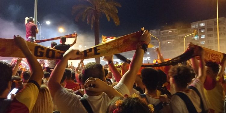 Göz Göz'ün muhteşem 97. yıl meşale şovu