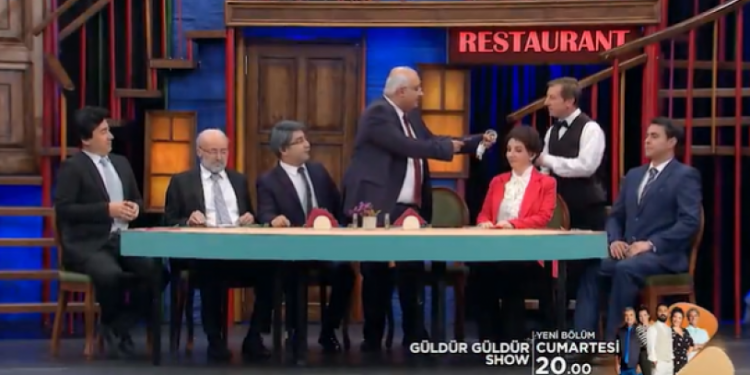 Güldür Güldür'ün 'altılı masa' skecine Ahmet Davutoğlu ve Gültekin Uysal'dan ilk yorum