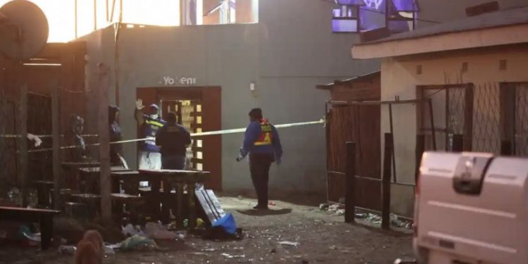Güney Afrika'da gece kulübünde ölü bulunan gençlerin sayısı 22'ye çıktı