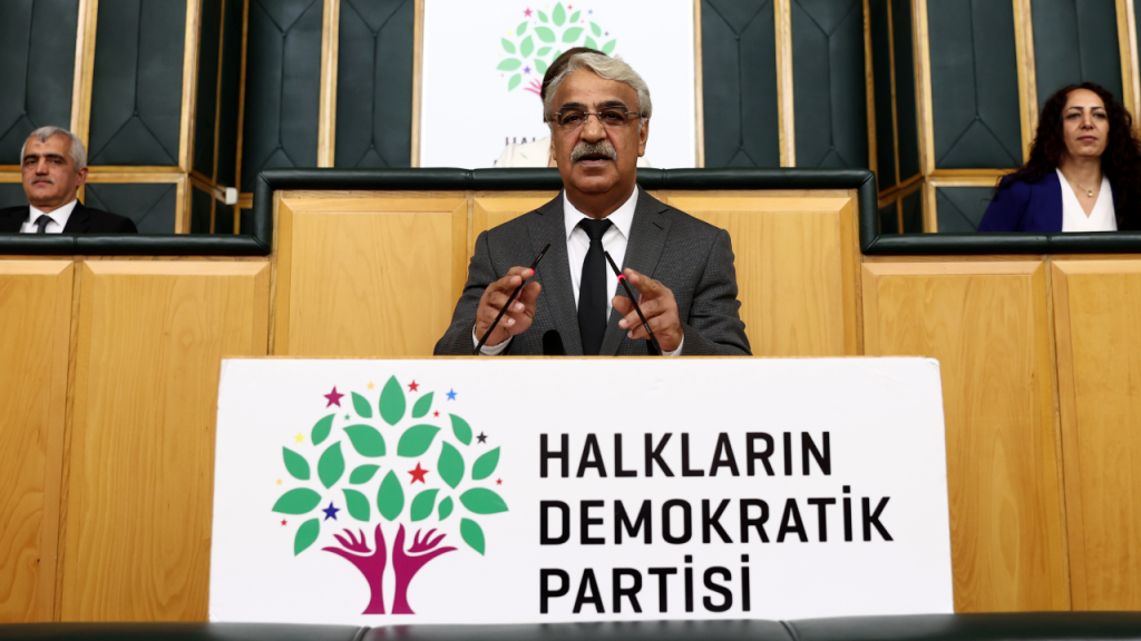 HDP: Kürtlere sayı olarak bakanlar faturasını ağır ödeyecek