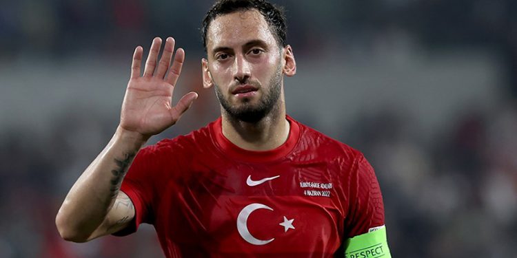 Hakan Çalhanoğlu'ndan Galatasaray açıklaması: Taraftarlar ümitlenebilirler