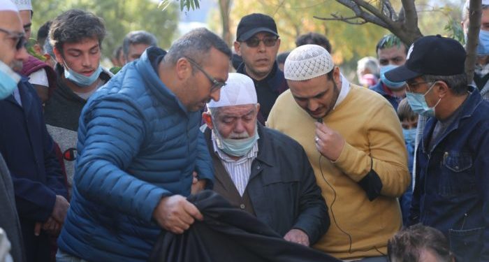 Hayırsever işadamı Ali Kervancı eşini göz yaşlarıyla uğurladı