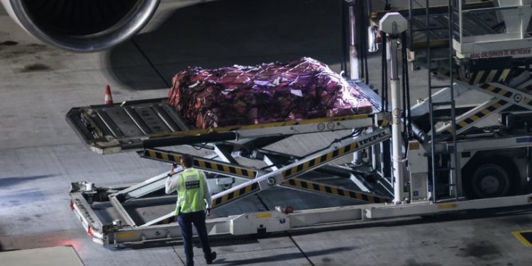 Helikopter kazasında hayatını kaybeden 4 Türk’ün cenazeleri Türkiye’ye getirildi