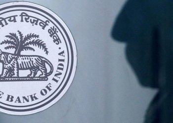 Hindistan yüzde 7'yi aşan enflasyonla mücadele için politika faizini artırdı