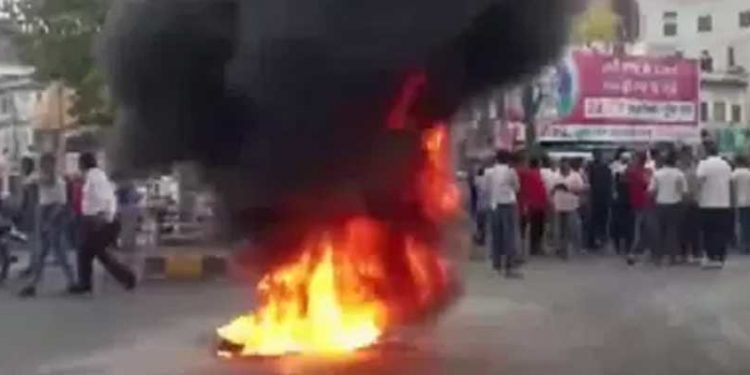 Hindistan’da iki Müslüman, Muhammed Peygamber tartışması nedeniyle bir Hindu’nun kafasını kesti