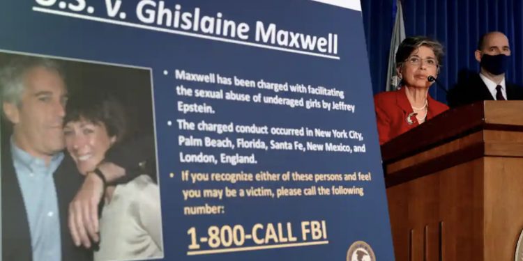 Jeffrey Epstein'in suç ortağı Ghislaine Maxwell'e en az 30 yıl hapis cezası istendi