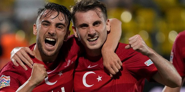 Jose Mourinho, Yunus Akgün'ün peşinde