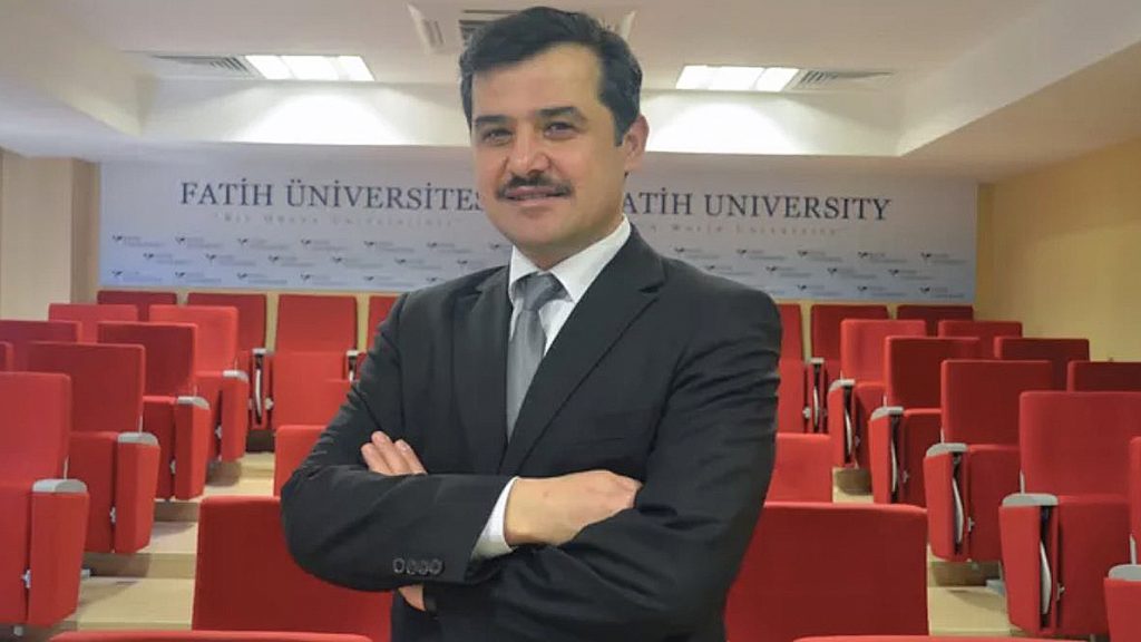 KHK ile kapatılan Fatih Üniversitesi öğretim üyesi Hakan Acar, boğulan bir kişiyi kurtarırken vefat etti