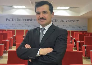 KHK ile kapatılan Fatih Üniversitesi öğretim üyesi Hakan Acar, boğulan bir kişiyi kurtarırken vefat etti
