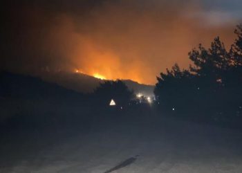 KKTC'de yangın bölgesinde başlayan sağanak alevleri söndürdü