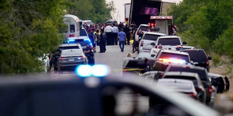 Kamyonda 46 göçmen ölü bulundu