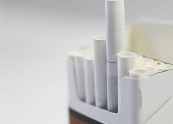 Kanada’da her bir sigaraya ayrı uyarı yazılacak