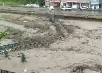 Kastamonu’da sel felaketi: İnebolu’da iki köprü yıkıldı, Bozkurt’ta yine taşkın var
